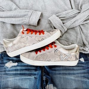 Steve Madden Philosophy Star Sneaker